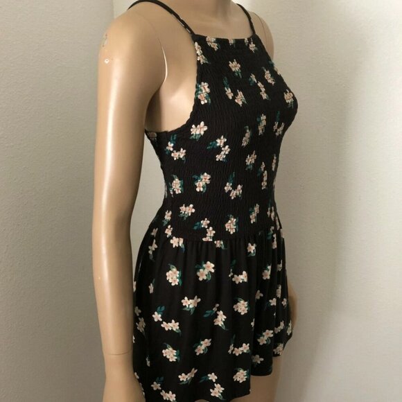 NWT Hollister Womens High Neck Floral Romper Size XS Black - Picture 4 of 6